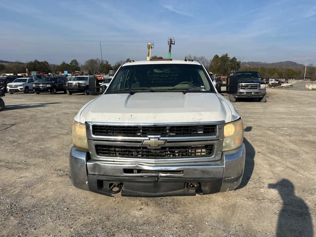 Image of Chevrolet 3500 equipment image 2