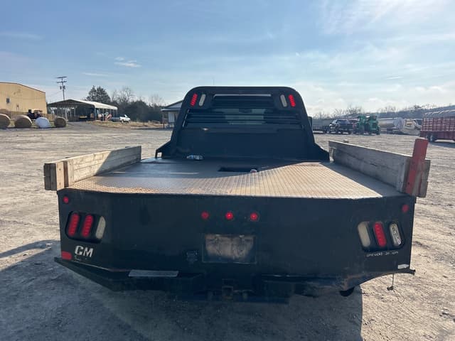 Image of Chevrolet 3500 equipment image 4