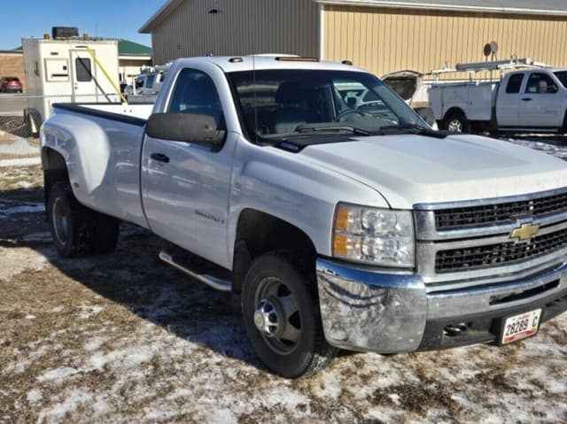 Image of Chevrolet 3500 equipment image 2