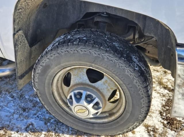 Image of Chevrolet 3500 equipment image 3