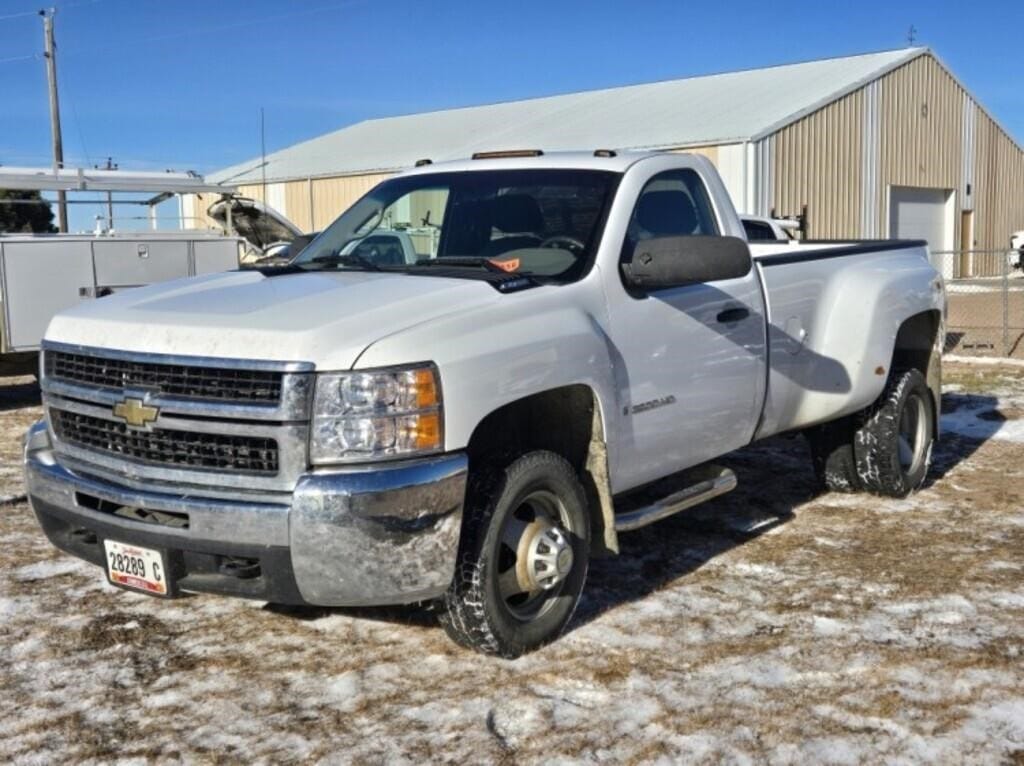 2008 Chevrolet 3500 Equipment Image0