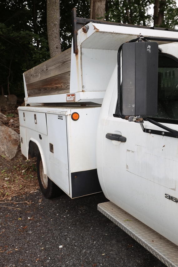 Image of Chevrolet 3500 equipment image 4