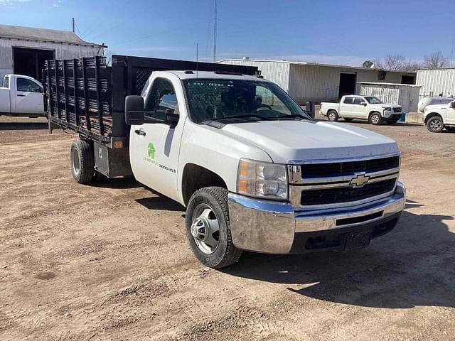 Image of Chevrolet 3500HD equipment image 2