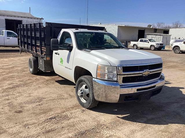 Image of Chevrolet 3500 equipment image 2