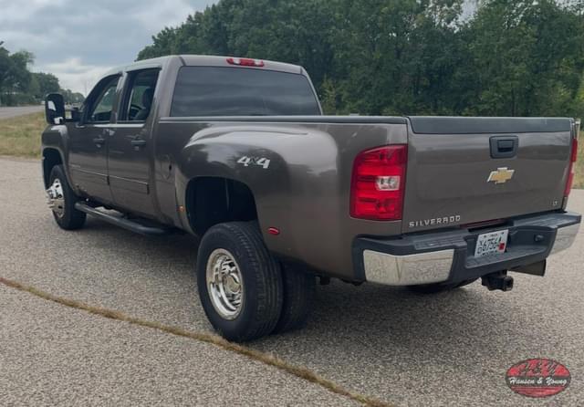 Image of Chevrolet 3500 equipment image 3