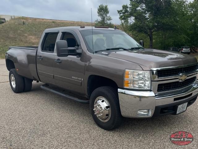 Image of Chevrolet 3500 equipment image 1