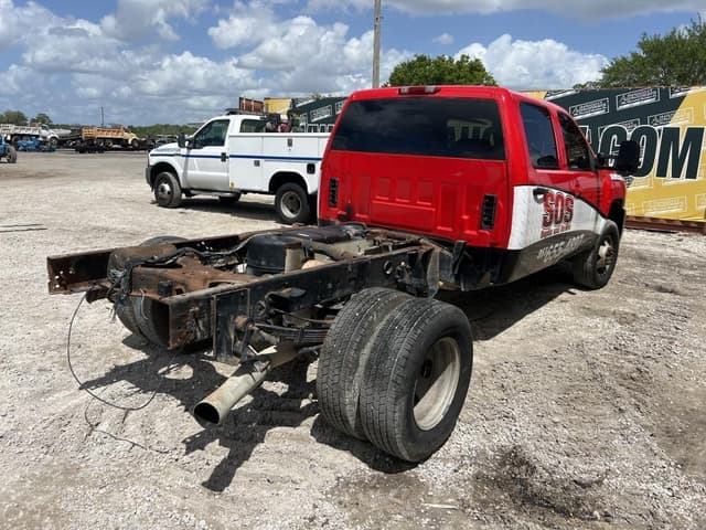 Image of Chevrolet 3500HD equipment image 2