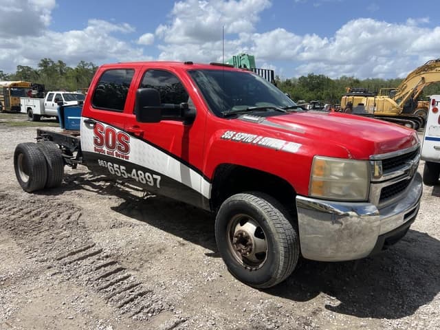 Image of Chevrolet 3500HD equipment image 3
