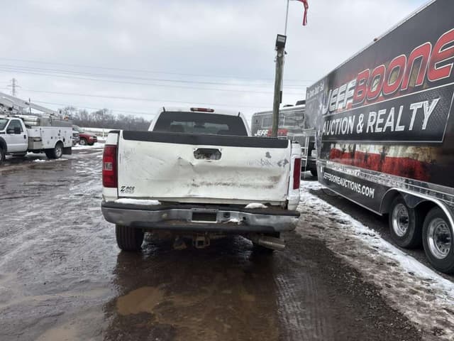 Image of Chevrolet 3500HD equipment image 3