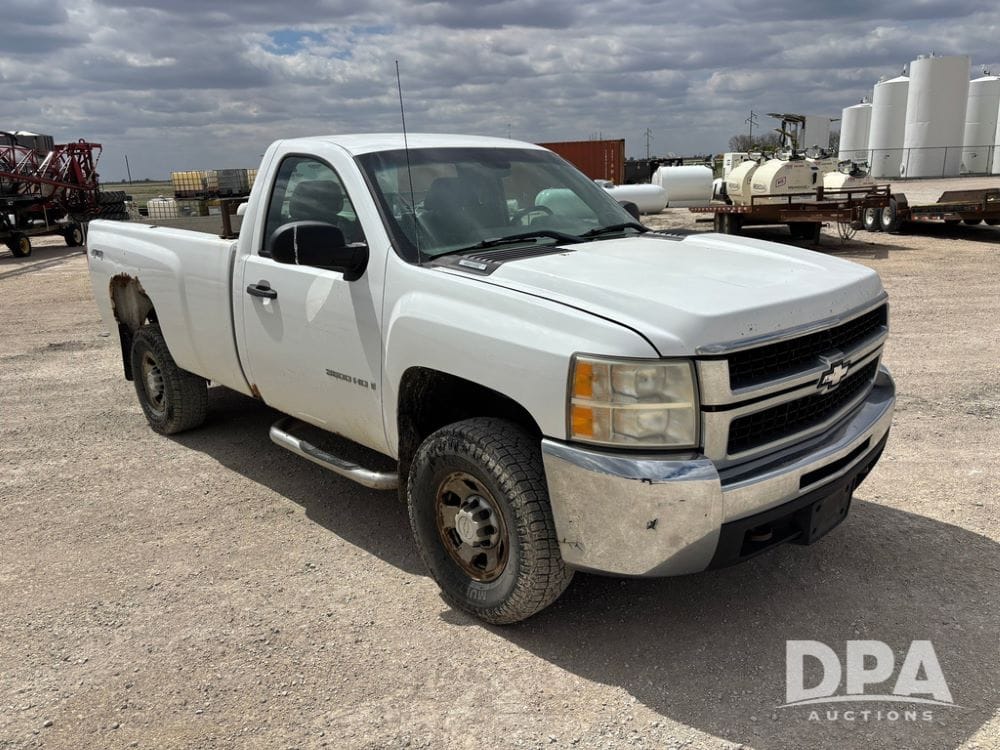 2008 Chevrolet 3500HD Equipment Image0