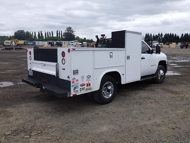 Image of Chevrolet 3500HD equipment image 3