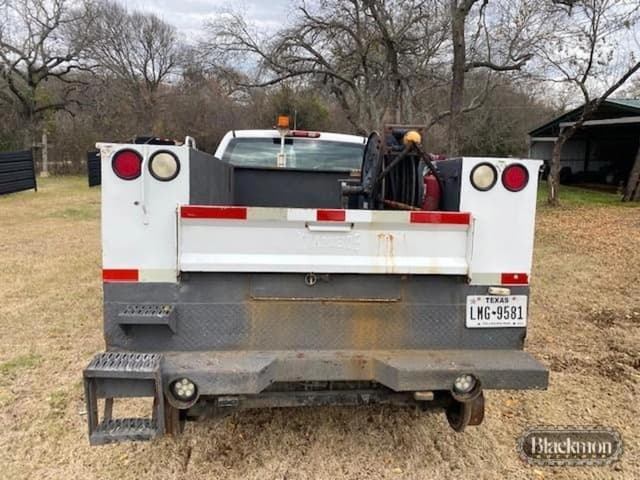 Image of Chevrolet 3500HD equipment image 2