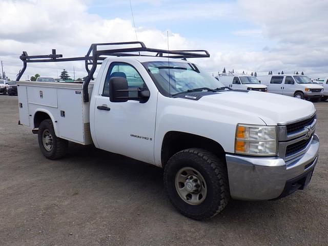Image of Chevrolet 3500HD equipment image 1