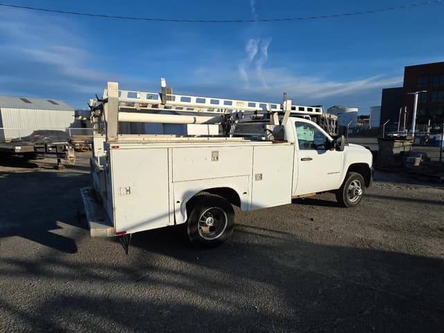 Image of Chevrolet 3500HD equipment image 1