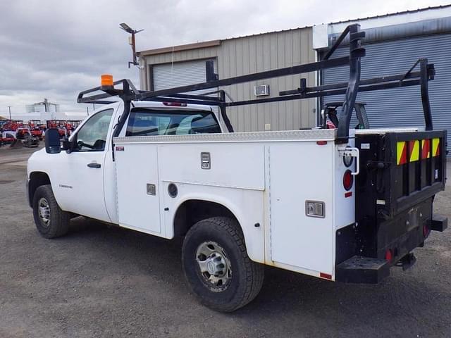 Image of Chevrolet 3500HD equipment image 3
