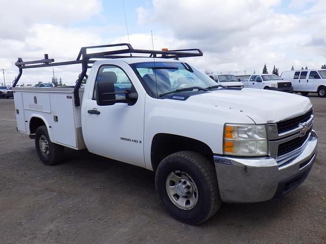 Image of Chevrolet 3500HD equipment image 1