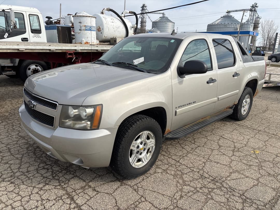 Image of Chevrolet Avalanche Primary image