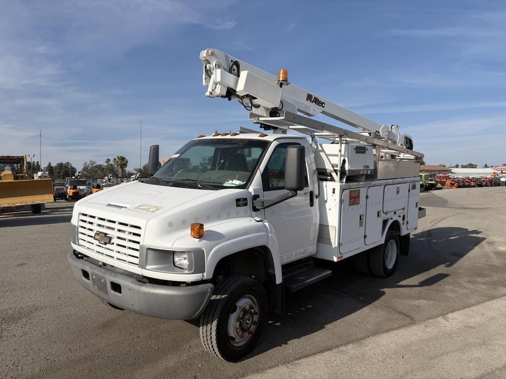 2008 Chevrolet C4500 Equipment Image0