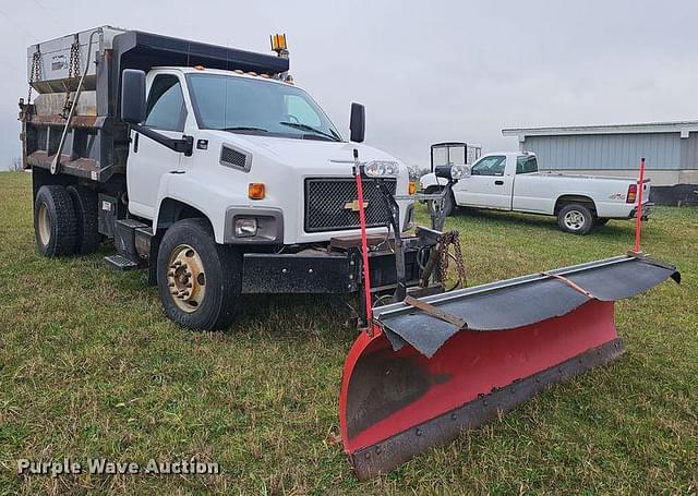 Image of Chevrolet C7500 equipment image 2