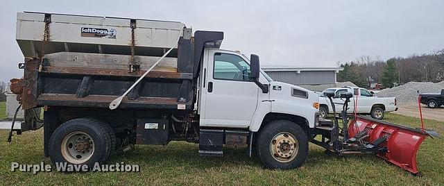 Image of Chevrolet C7500 equipment image 3