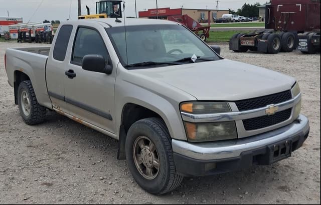 Image of Chevrolet Colorado equipment image 2