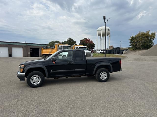 Image of Chevrolet Colorado equipment image 2