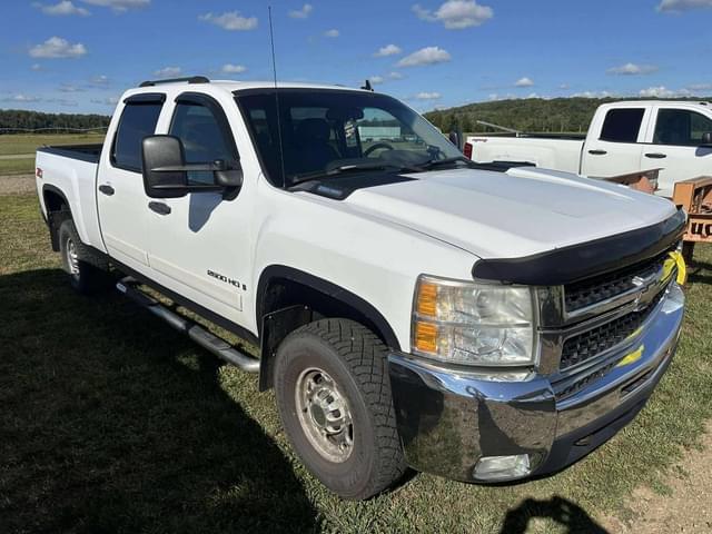 Image of Chevrolet 2500HD equipment image 1