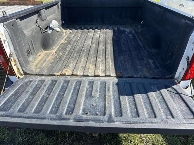 Image of Chevrolet 2500HD equipment image 4