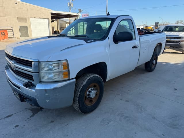 Image of Chevrolet 2500 equipment image 1
