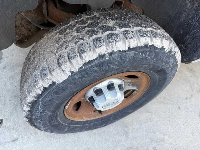 Image of Chevrolet 2500 equipment image 4