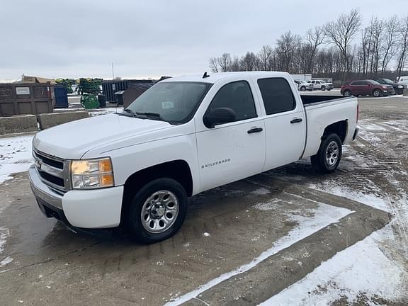 Image of Chevrolet Silverado equipment image 3