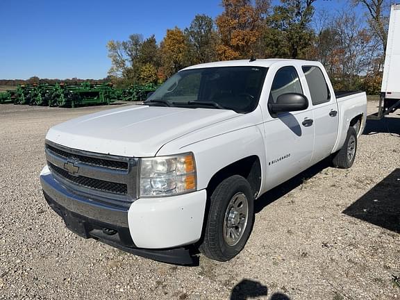 Image of Chevrolet Silverado Primary image