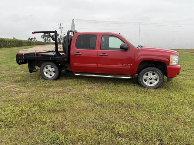 Image of Chevrolet 1500 equipment image 2