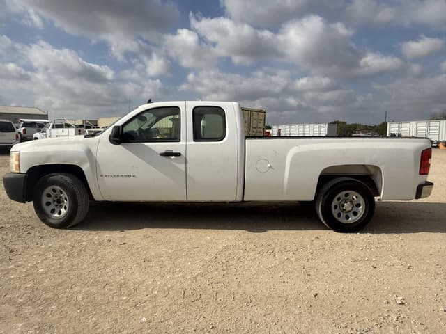 Image of Chevrolet 1500 equipment image 1