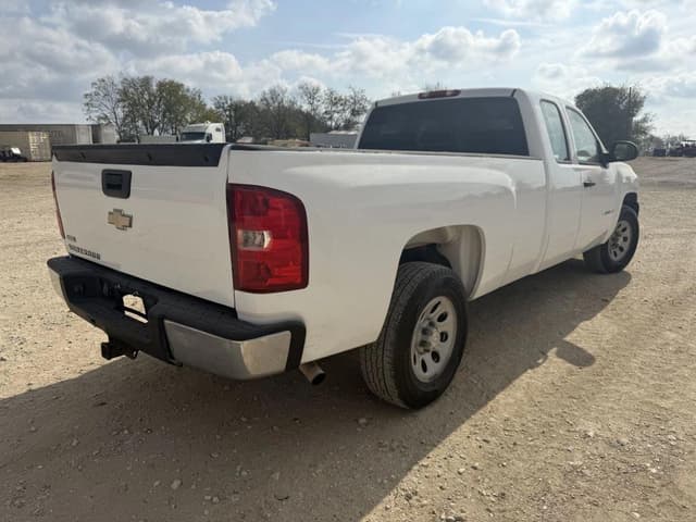 Image of Chevrolet 1500 equipment image 3