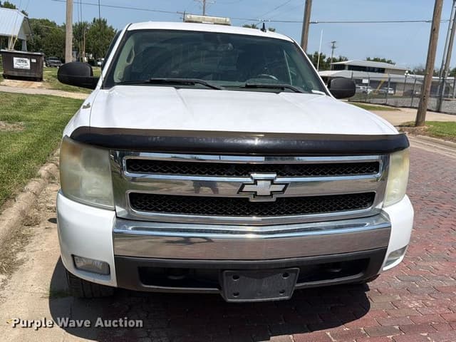 Image of Chevrolet 1500 equipment image 1