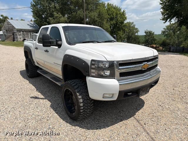 Image of Chevrolet 1500 equipment image 2