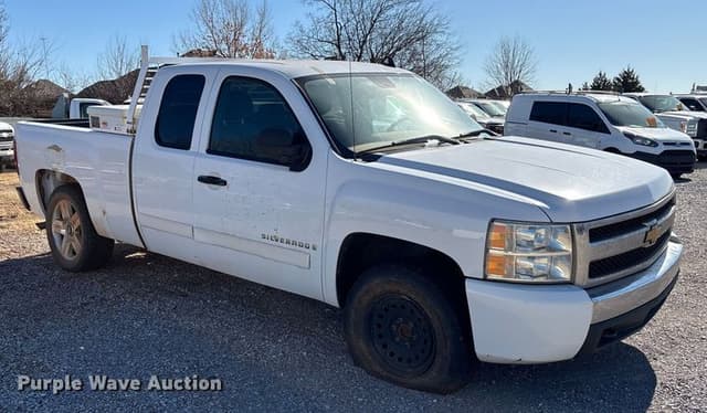 Image of Chevrolet 1500 equipment image 2