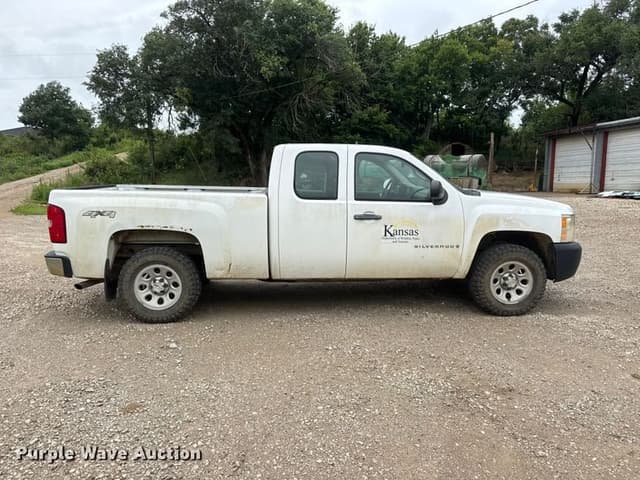 Image of Chevrolet 1500 equipment image 3
