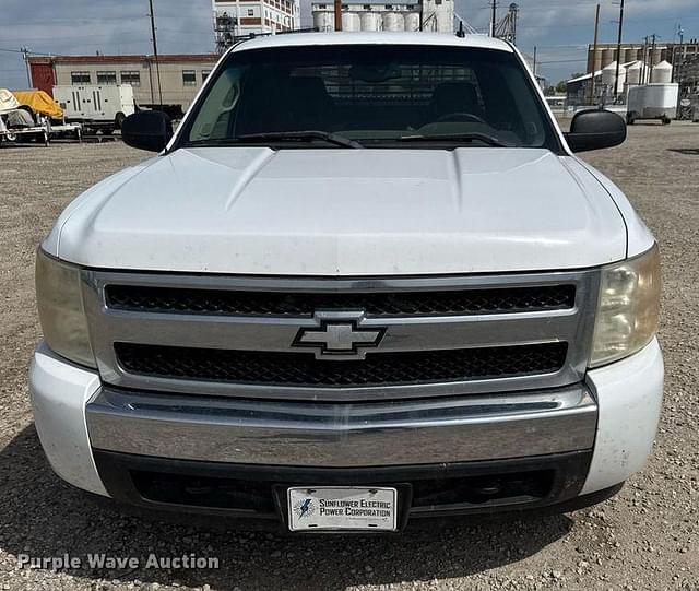 Image of Chevrolet 1500 equipment image 1