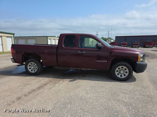 Image of Chevrolet Silverado equipment image 3