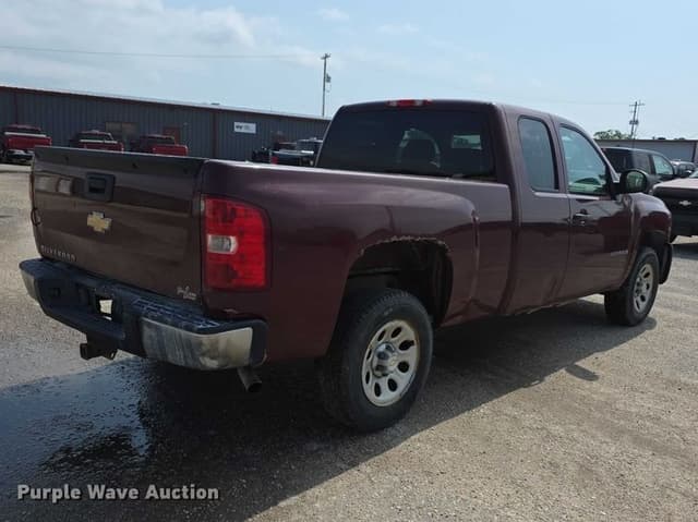 Image of Chevrolet Silverado equipment image 4