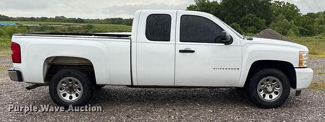 Image of Chevrolet 1500 equipment image 3