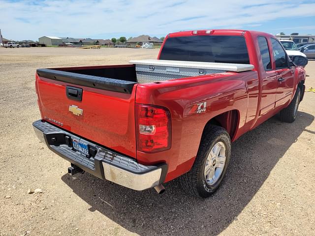 Image of Chevrolet 1500 equipment image 2