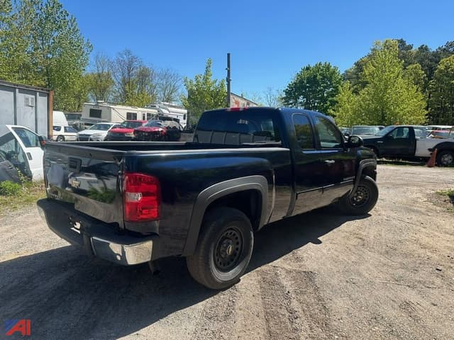 Image of Chevrolet 1500 equipment image 2