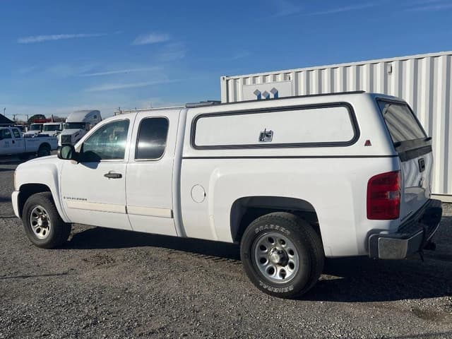 Image of Chevrolet 1500 equipment image 1