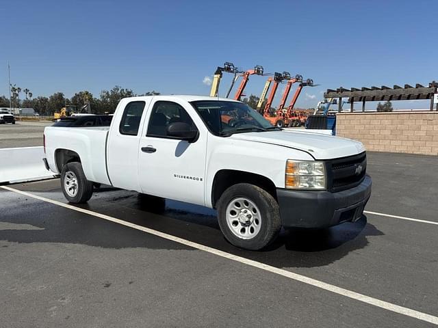 Image of Chevrolet Silverado equipment image 1