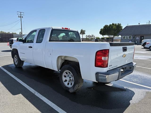 Image of Chevrolet Silverado equipment image 3