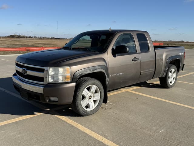 Image of Chevrolet 1500 equipment image 1