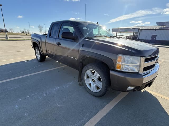 Image of Chevrolet 1500 equipment image 3